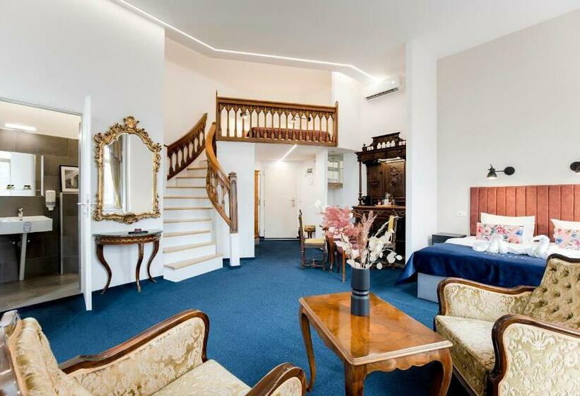 Отель Giselle Vintage Doubles  Adults Only