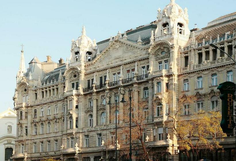 Отель Giselle Vintage Doubles  Adults Only