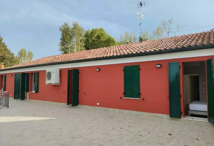 ペンション Ca Rossa