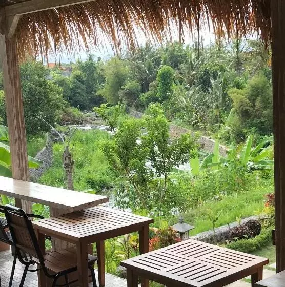 Majatalo The Green Ujung Villa