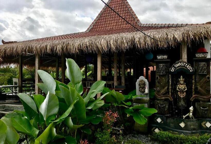 Пансион The Green Ujung Villa