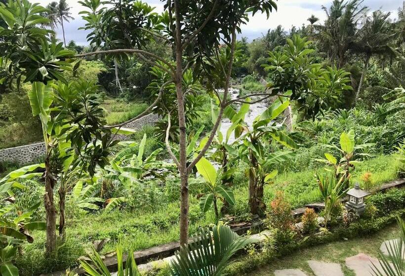 펜션 The Green Ujung Villa