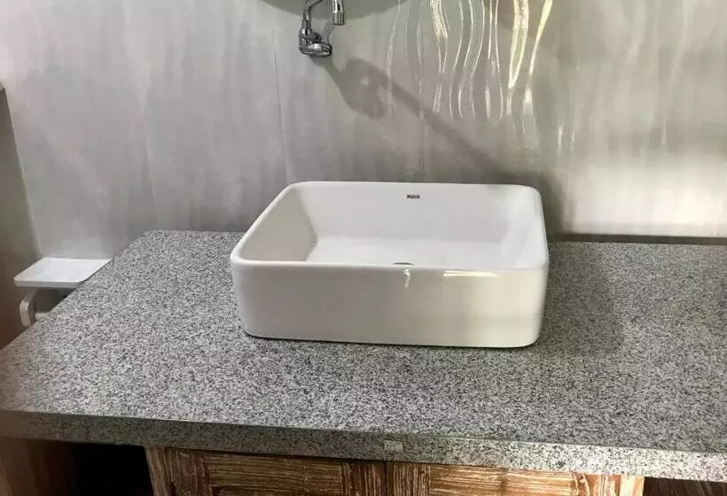 Majatalo The Green Ujung Villa