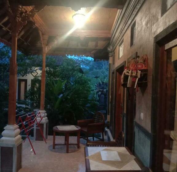 住宿加早餐 Khailash Warung And Home Stay