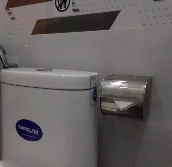 هتل 102 House