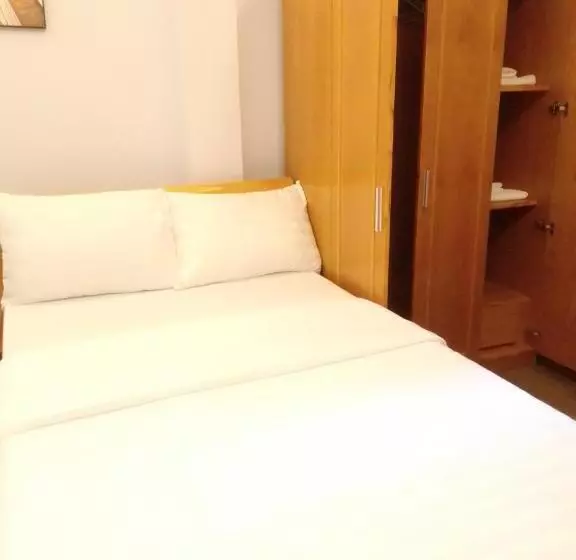 هتل 102 House