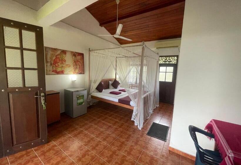 Serendipity Beach Hotel Unawatuna