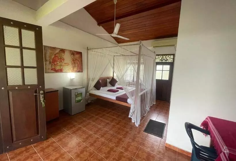 Serendipity Beach Hotel Unawatuna