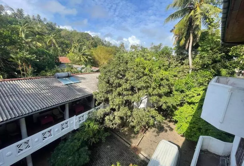 Serendipity Beach Hotel Unawatuna
