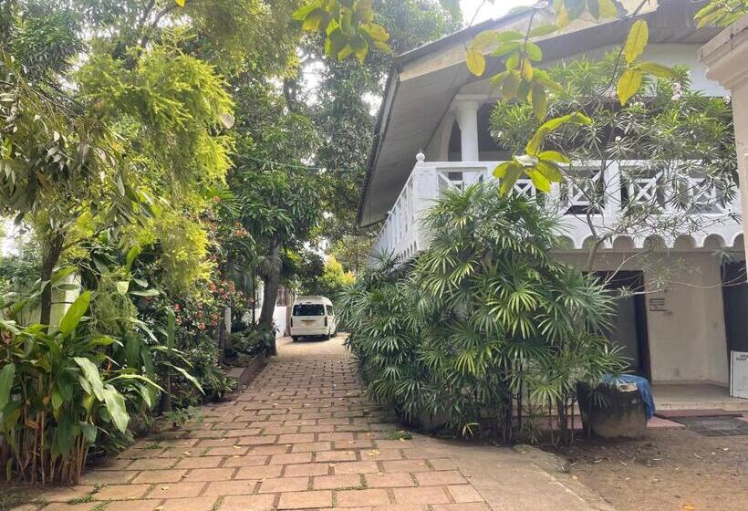 Serendipity Beach Hotel Unawatuna