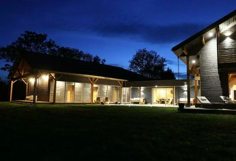 ペンション La Transparence