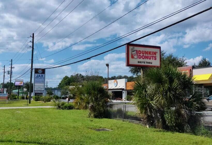 بنسيون Roosevelt Inn