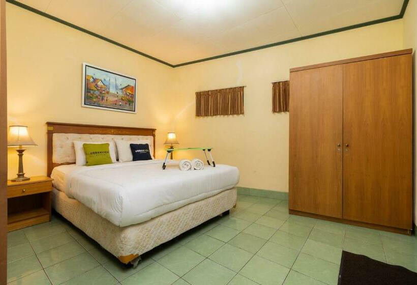 Urbanview Hotel Griya Astoeti 2 Cisarua Puncak