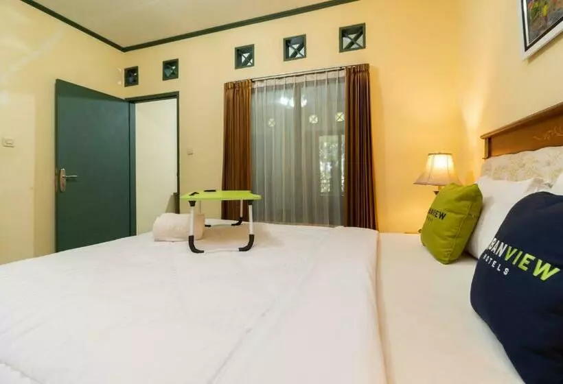 Urbanview Hotel Griya Astoeti 2 Cisarua Puncak