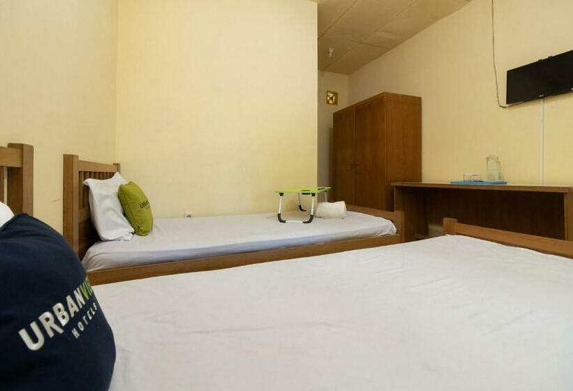 Urbanview Hotel Griya Astoeti 2 Cisarua Puncak