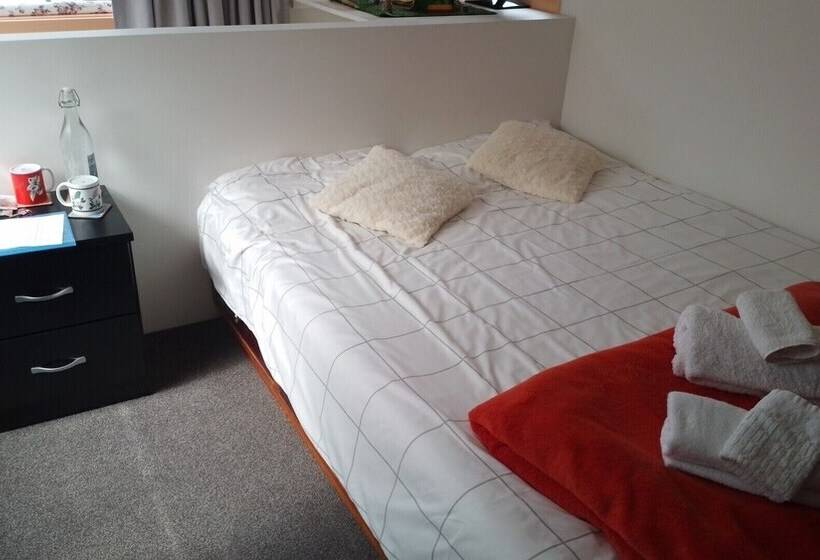 تختخواب و صبحانه Lioness Estate   Dunedin