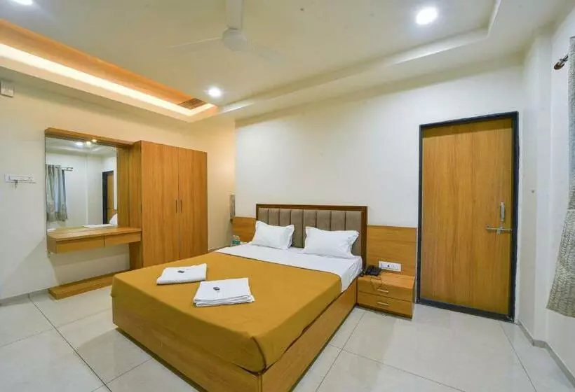 ホテル Trushadham Near To Mahalaxmi Temple Kolhapur