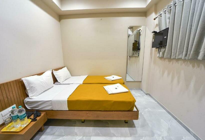 Hotel Trushadham Near To Mahalaxmi Temple Kolhapur