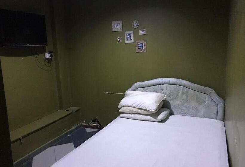 הוסטל Motel Terminal Inn