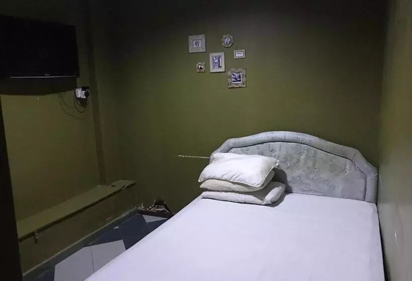 ユースホステル Motel Terminal Inn