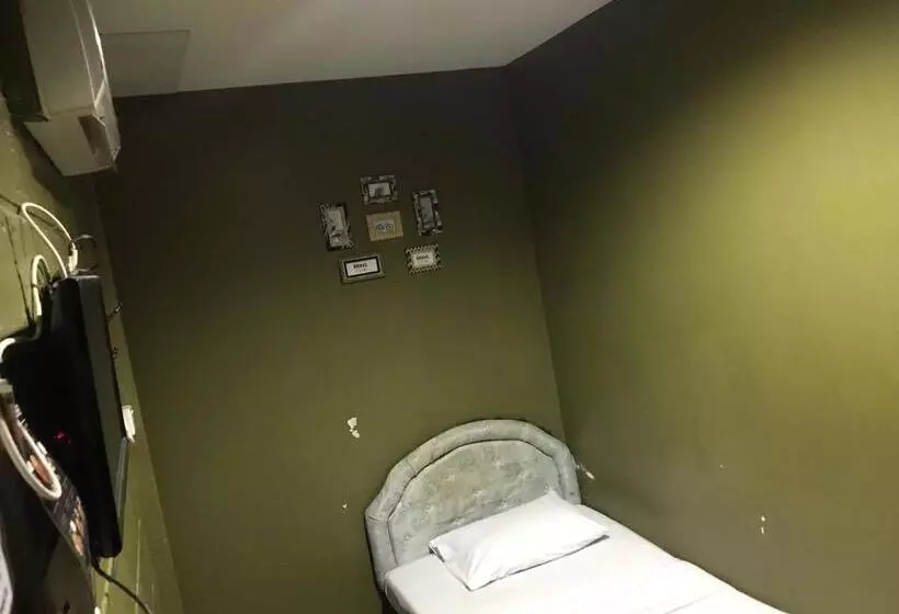 ユースホステル Motel Terminal Inn