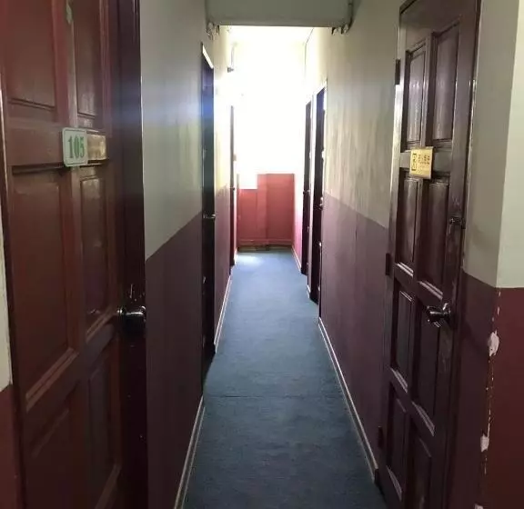 ユースホステル Motel Terminal Inn