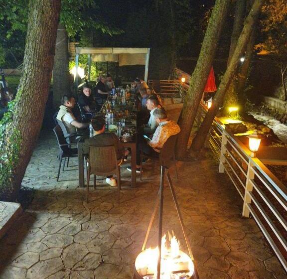 Beyazev Buti̇k Otel Maşuki̇ye