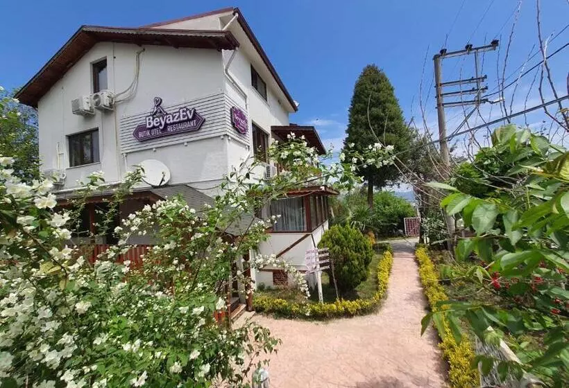 Beyazev Buti̇k Otel Maşuki̇ye