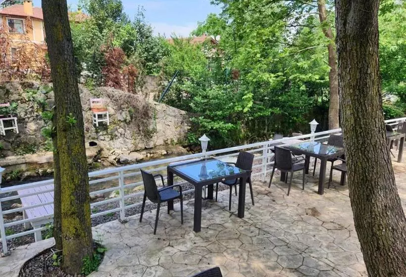 Beyazev Buti̇k Otel Maşuki̇ye