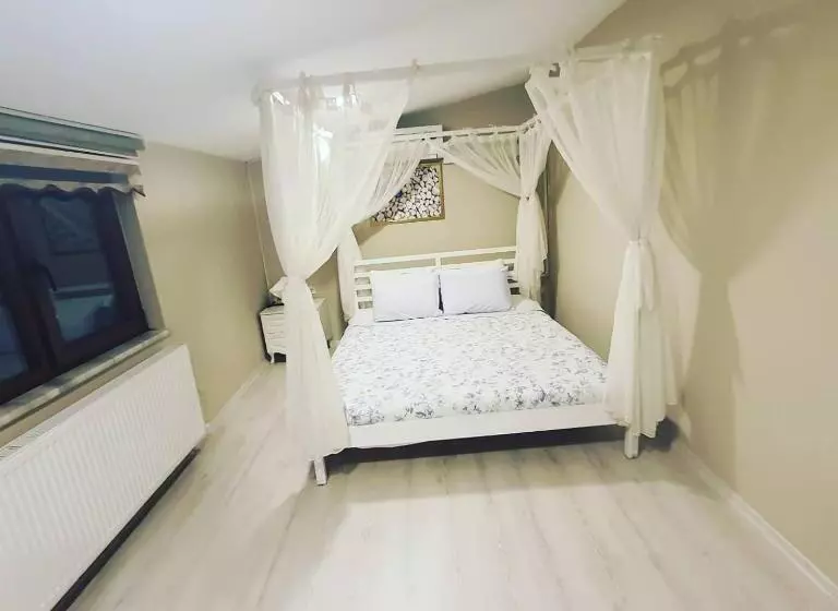 Beyazev Buti̇k Otel Maşuki̇ye