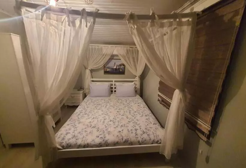 Beyazev Buti̇k Otel Maşuki̇ye