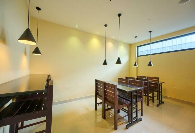 בית מלון כפרי Thekkady Gavi Suites