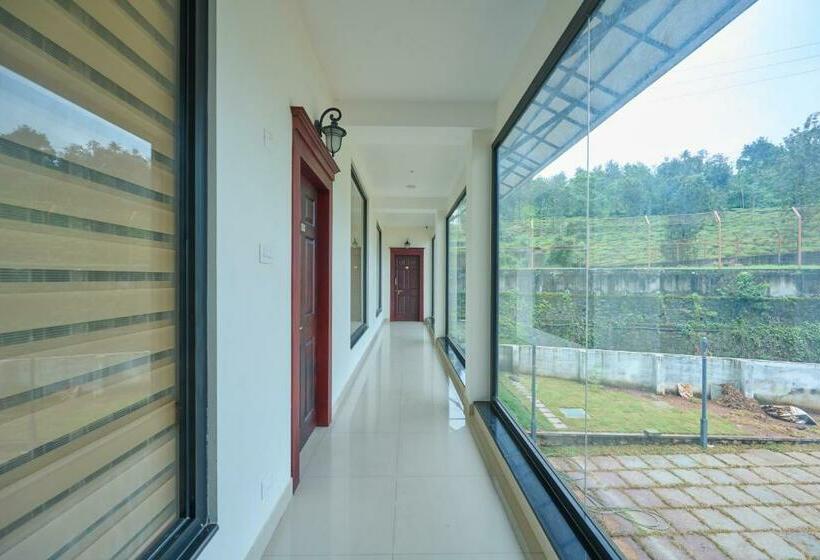 בית מלון כפרי Thekkady Gavi Suites