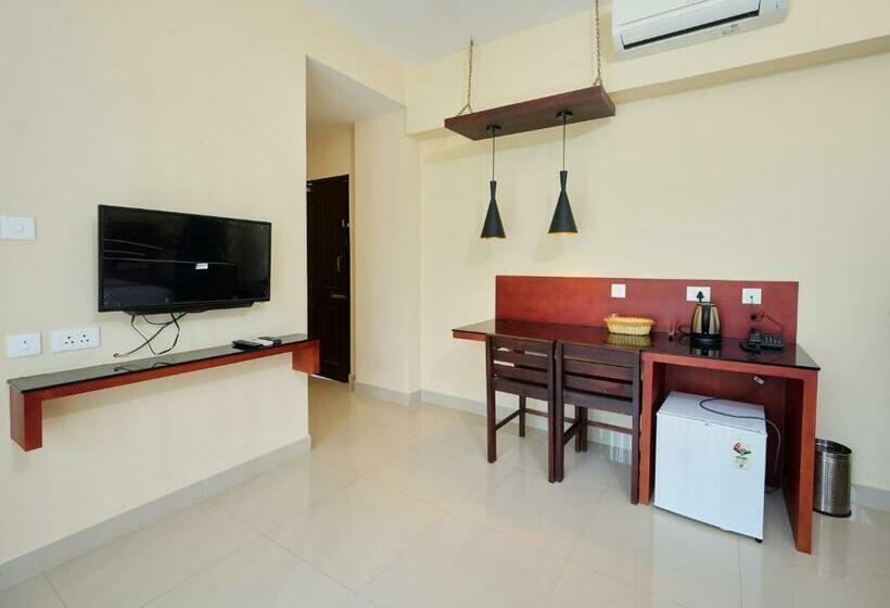 בית מלון כפרי Thekkady Gavi Suites