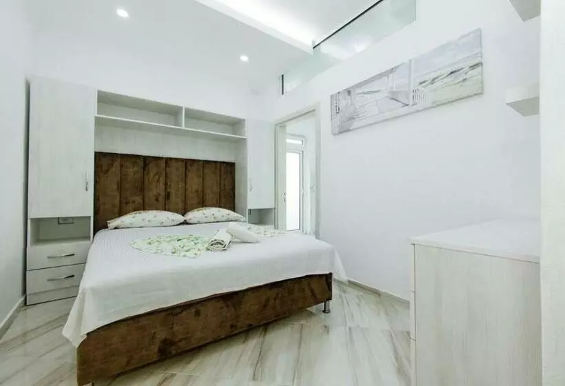 پانسیون Flori Apartments