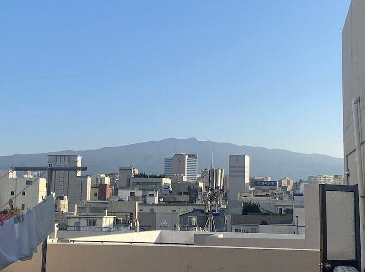 فندق صغير Lofy House