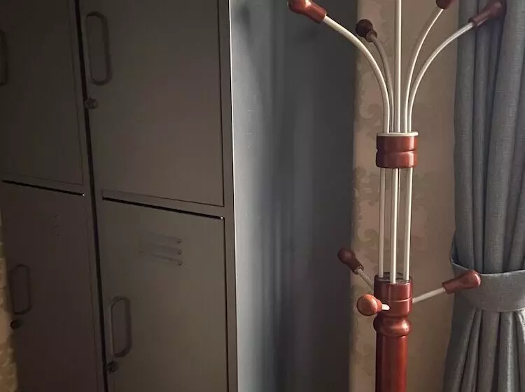 Retkeilymaja Lofy House