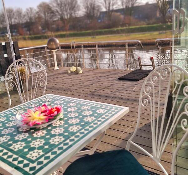 تختخواب و صبحانه Guesthouse Amberdi, Fly & Stay