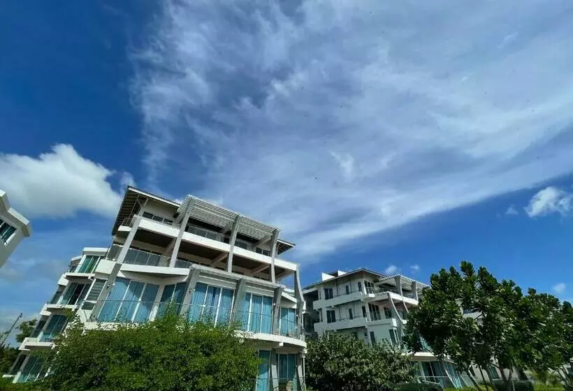 Beachfront Condo Nilaveli