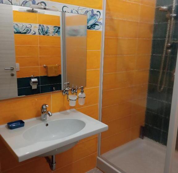 تختخواب و صبحانه A Casa Di Gi