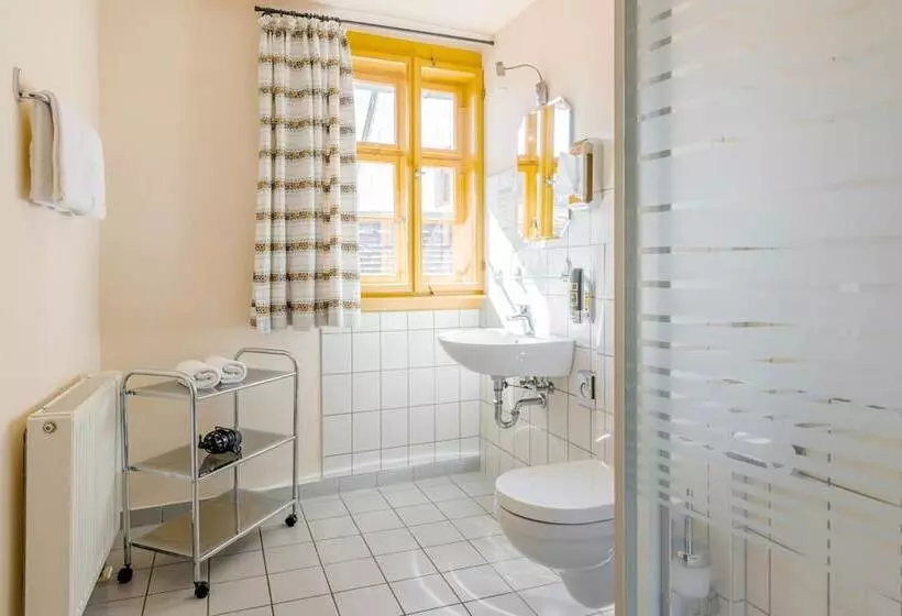 Hotelli Watzdorfer Geleitschenke Und Herberge