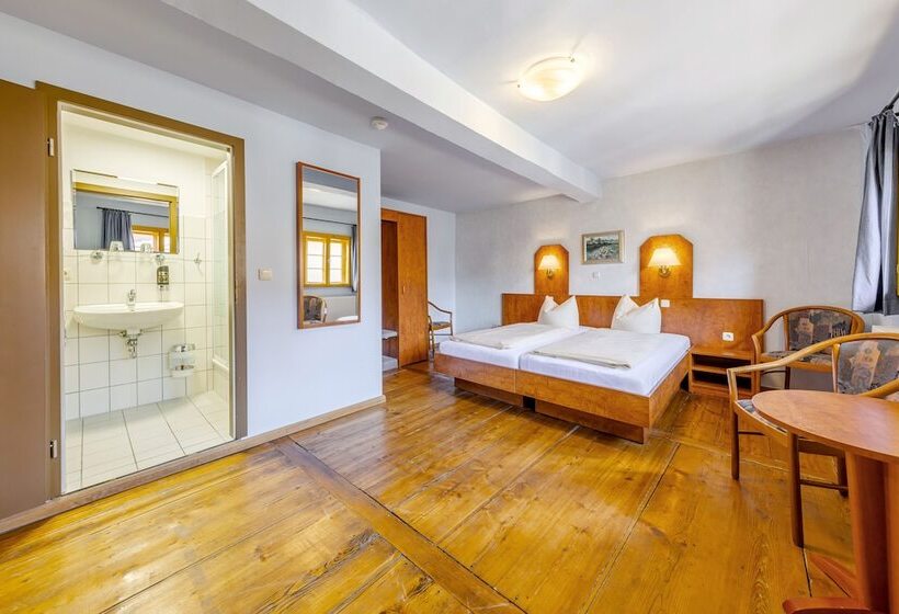 Hotelli Watzdorfer Geleitschenke Und Herberge