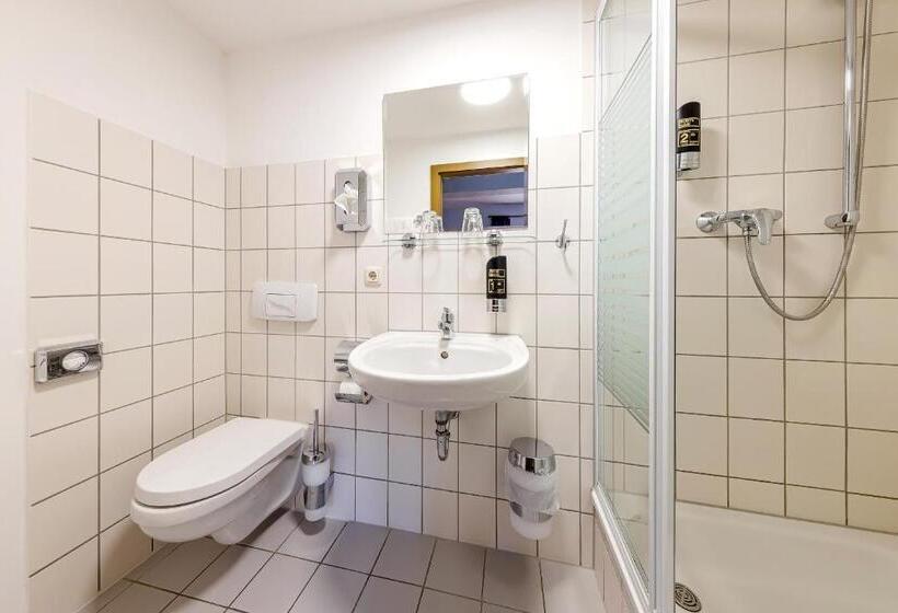 Hotelli Watzdorfer Geleitschenke Und Herberge