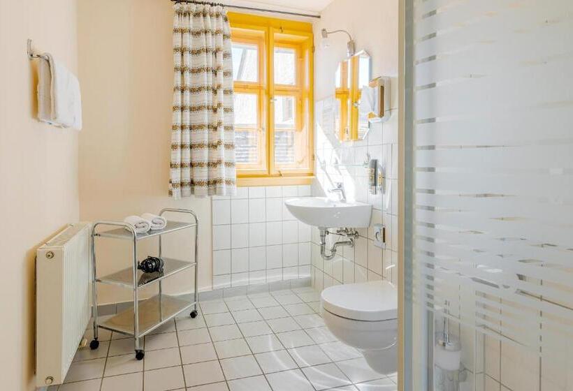 Hotelli Watzdorfer Geleitschenke Und Herberge