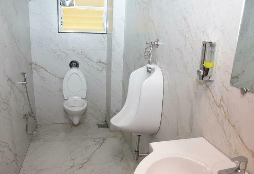 Отель Regal Panhala Residency