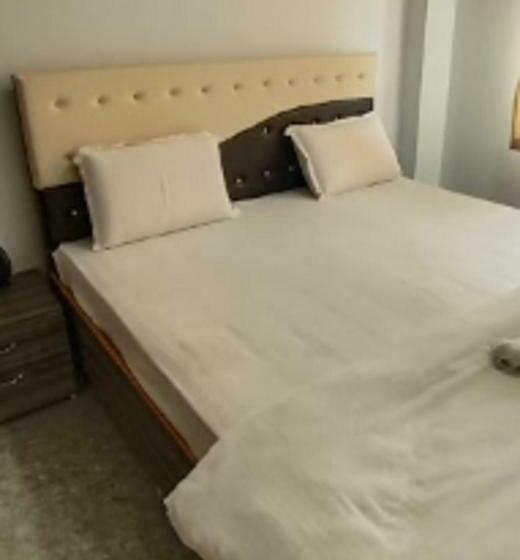 Szálloda The Peepal Residency By Wb Inn