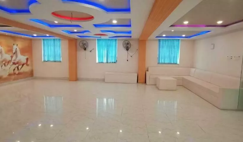 Hotelli The Peepal Residency By Wb Inn