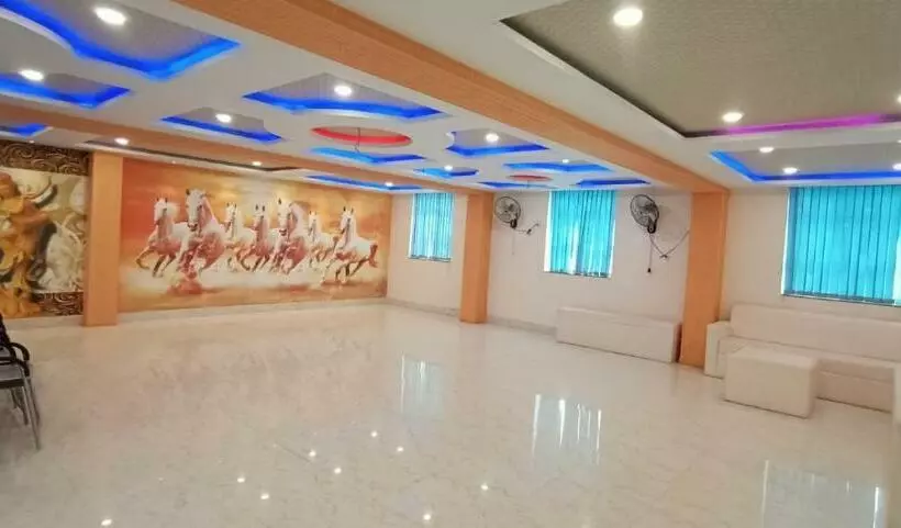 Hotelli The Peepal Residency By Wb Inn