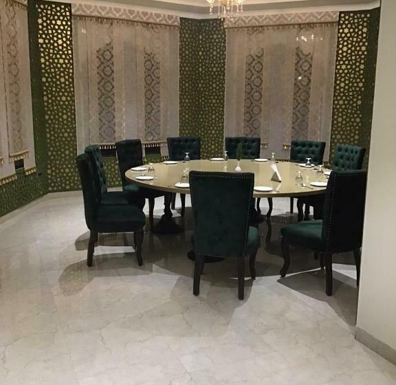 酒店 Indralok Palace & Resort