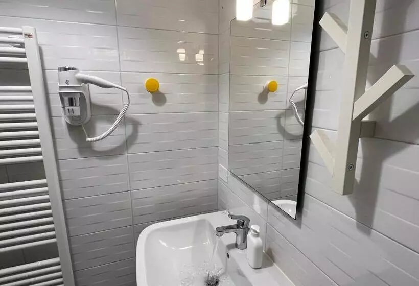 پانسیون Bergamo Automatic Rooms Self Check In